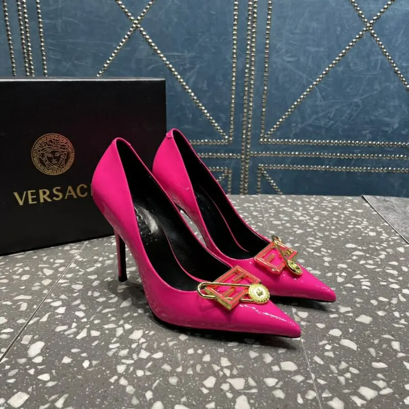 versace a talons hauts chaussures pour femme s_11b56043